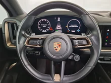 Porsche Cayenne E-Hybrid in chromitschwarzmetallic