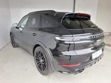 Porsche Cayenne E-Hybrid in chromitschwarzmetallic