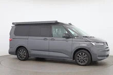 VW California Beach Camper eHyb. 180 kW 4M in Puregrey / Dach Deepblack Perleffekt