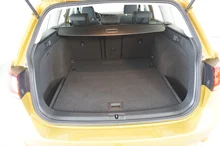 VW Golf Variant Rabbit 1,5 TSI ACT BM in dunkelgelb - metallic-perleffekt