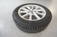 VW Golf Variant Rabbit 1,5 TSI ACT BM in dunkelgelb - metallic-perleffekt
