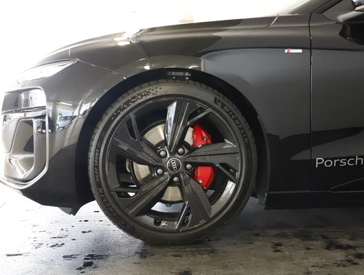 Bild eines Audi A6 Avant e-tron quattro