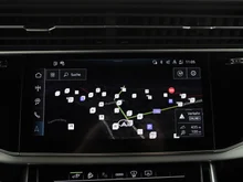 Audi Q8 e-hybrid quattro 360 kW in Daytonagrau Perleffekt