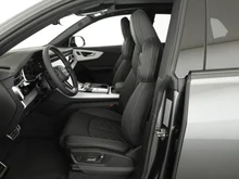 Audi Q8 e-hybrid quattro 360 kW in Daytonagrau Perleffekt