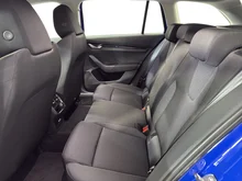 Škoda Octavia Combi Essence TSI mHEV DSG in Energy-Blau