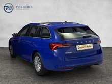 Škoda Octavia Combi Essence TSI mHEV DSG in Energy-Blau