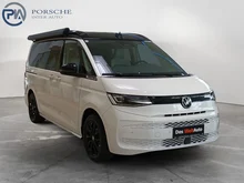 VW California Beach eHybrid 180 kW 4M in Candyweiß / Dach Deepblack Perleffekt