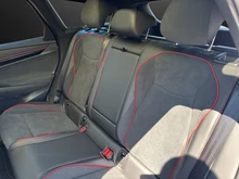 VW ID.7 Tourer GTX 4MOTION 250kW Business in Gletscherweiß Metallic Dach Schwarz