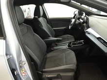 VW ID.4 Pro 4MOTION 220 kW Business -77 kWh in Scale Silver Metallic Dach schwarz