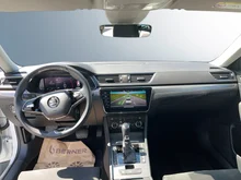 Škoda Superb Combi Style TDI DSG in Moon-Weiß Metallic