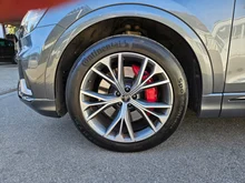 Audi Q8 55 TFSI e quattro in daytonagrau perleffekt