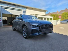 Audi Q8 55 TFSI e quattro in daytonagrau perleffekt