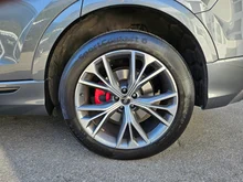 Audi Q8 55 TFSI e quattro in daytonagrau perleffekt