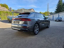 Audi Q8 55 TFSI e quattro in daytonagrau perleffekt