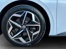 VW ID.3 Pro S 150 kW (5-Sitzer) in Gletscherweiß Metallic Dach Schwarz
