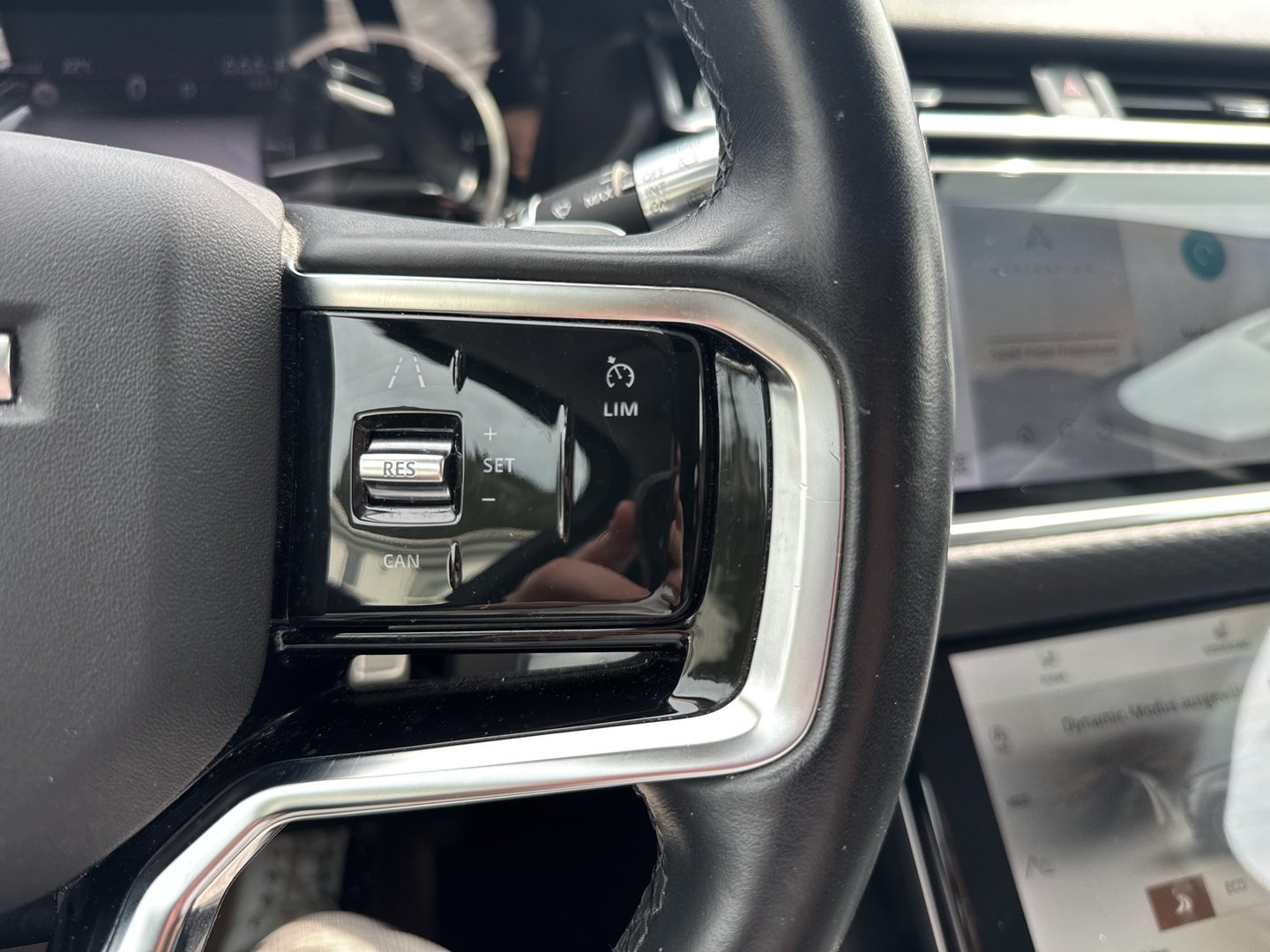 Land Rover Range Rover Velar D240 Allrad S Aut. | Bild 12 von 24