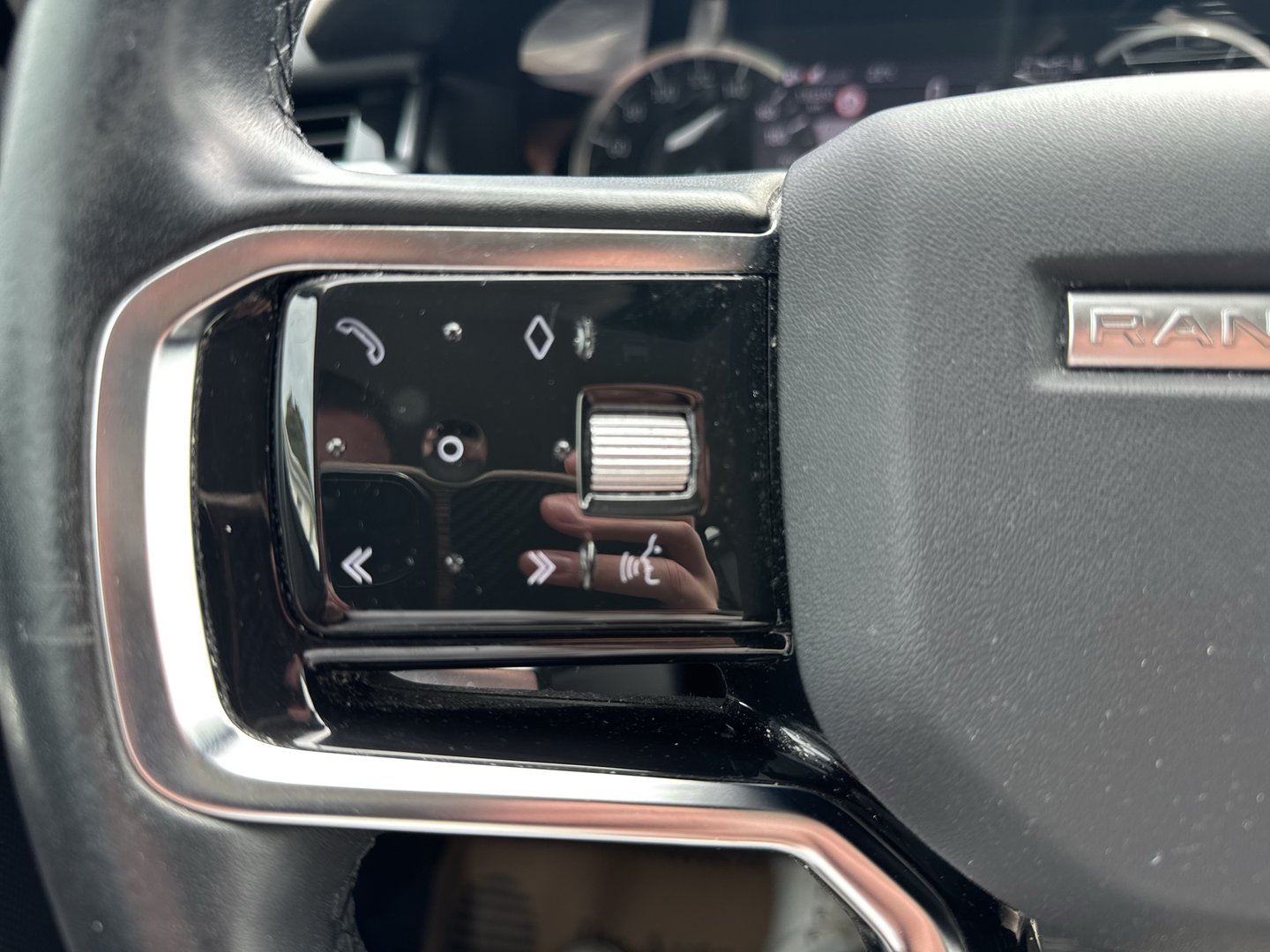 Land Rover Range Rover Velar D240 Allrad S Aut. | Bild 11 von 24