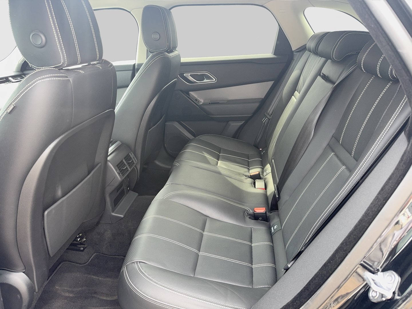 Land Rover Range Rover Velar D240 Allrad S Aut. | Bild 19 von 24