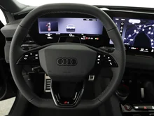 Audi S6 Avant e-tron in Mythosschwarz Metallic