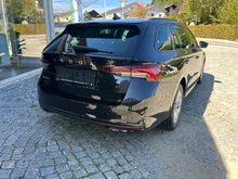 Škoda Octavia Combi Selection TSI mHEV DSG in Black-Magic Perleffekt