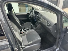 VW Touran Trendline BMT TSI in 5K Uranograu