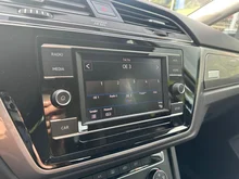 VW Touran Trendline BMT TSI in 5K Uranograu