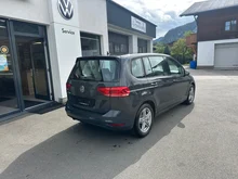 VW Touran Trendline BMT TSI in 5K Uranograu