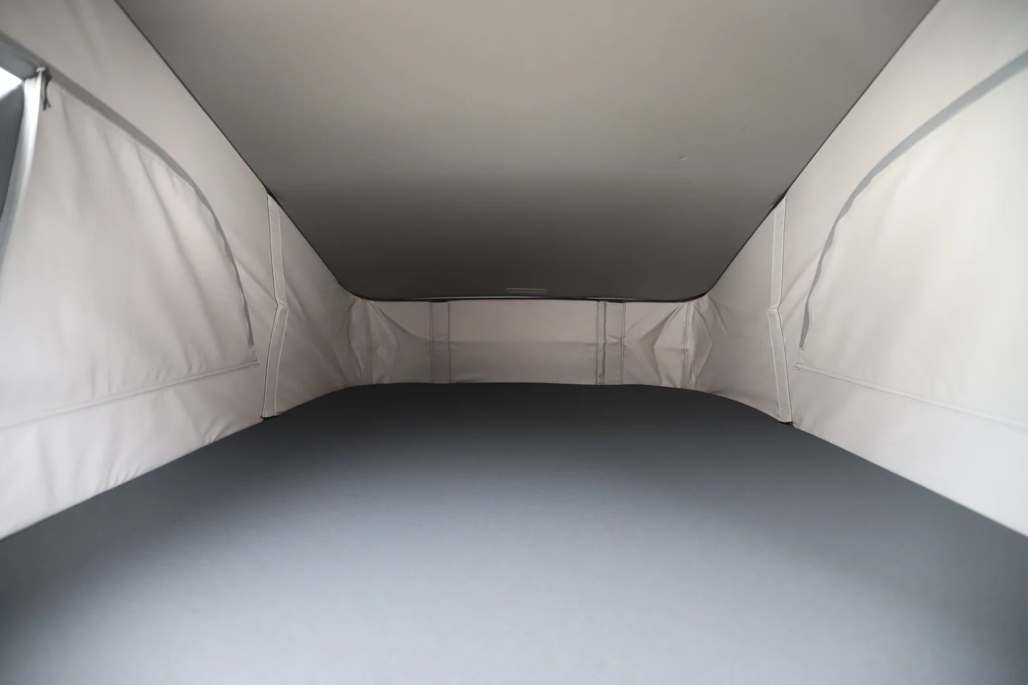 Bild eines VW California Ocean eHybrid 180 kW 4M