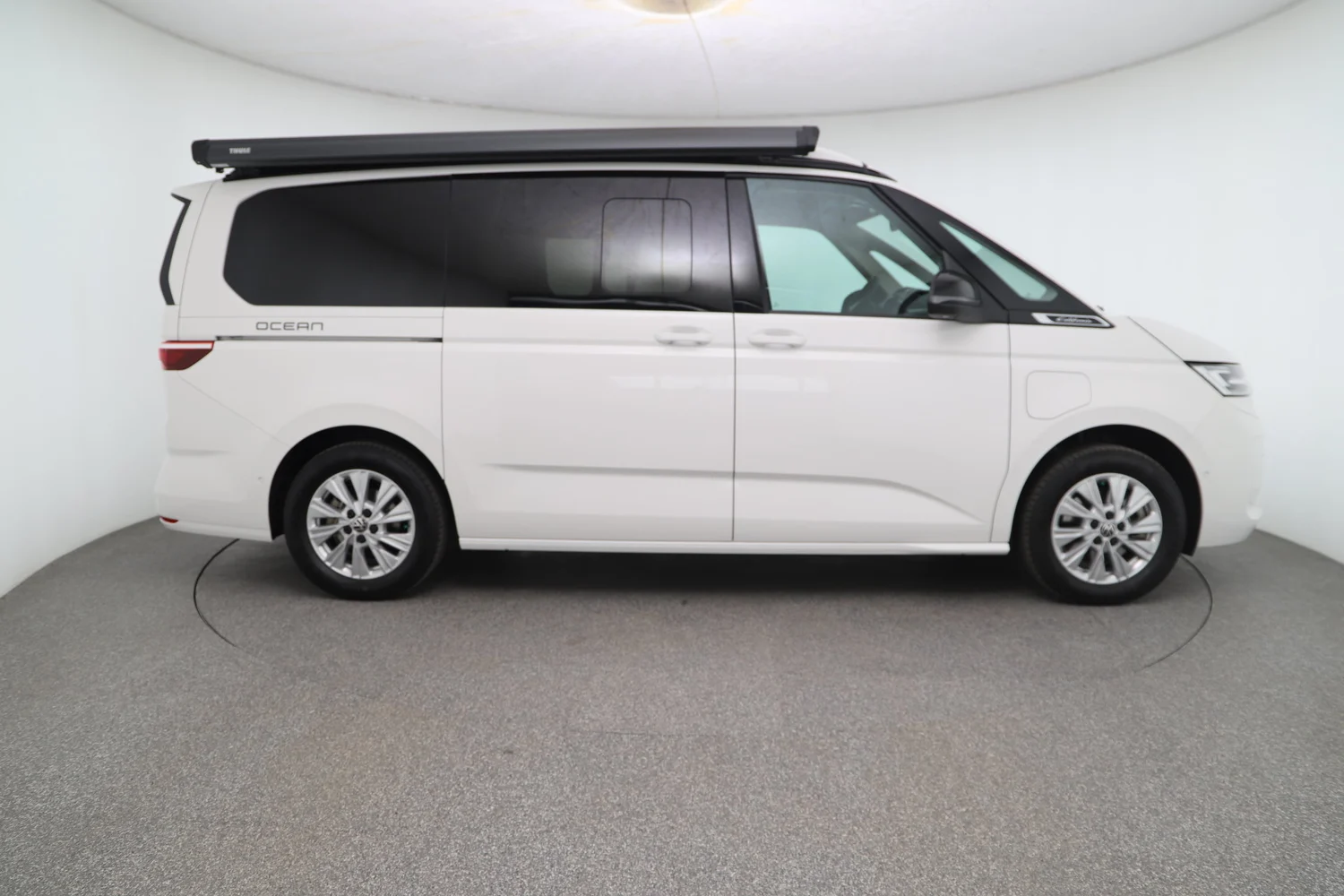 Bild eines VW California Ocean eHybrid 180 kW 4M