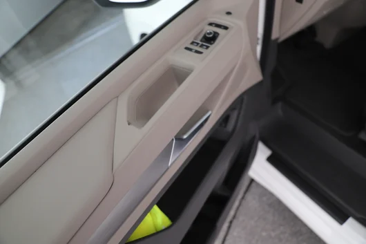 Bild eines VW California Ocean eHybrid 180 kW 4M