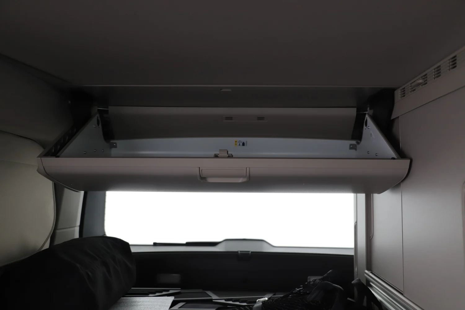 Bild eines VW California Ocean eHybrid 180 kW 4M