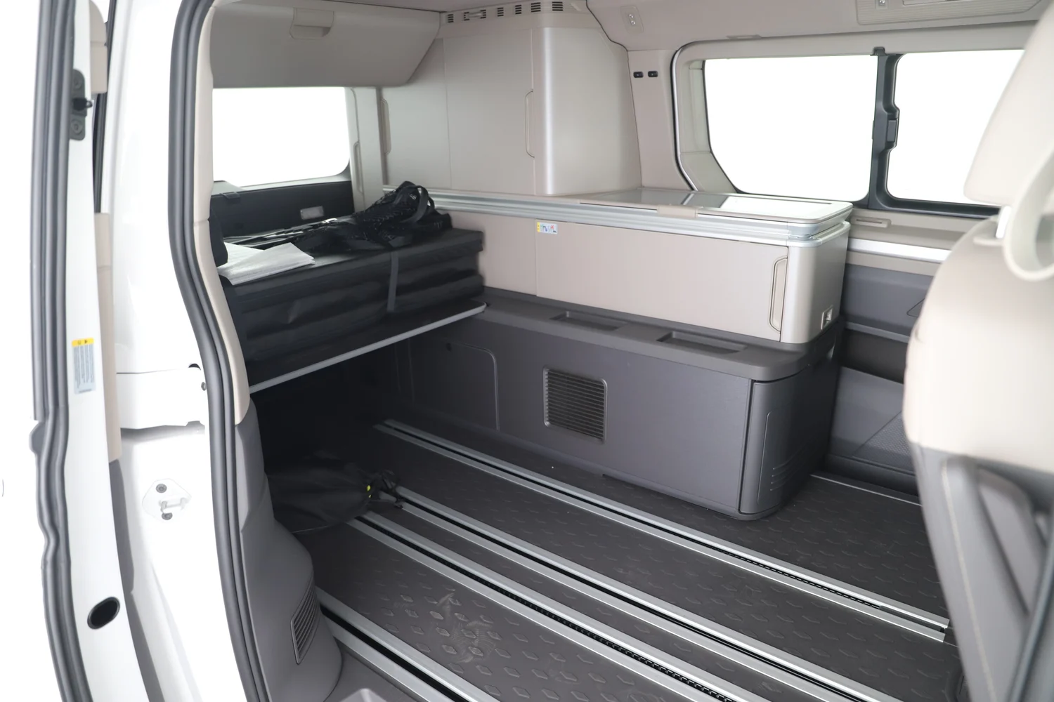 Bild eines VW California Ocean eHybrid 180 kW 4M