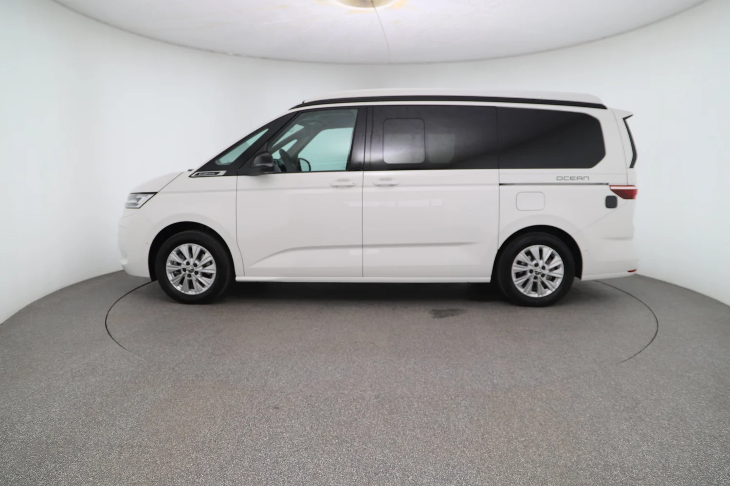 Bild eines VW California Ocean eHybrid 180 kW 4M