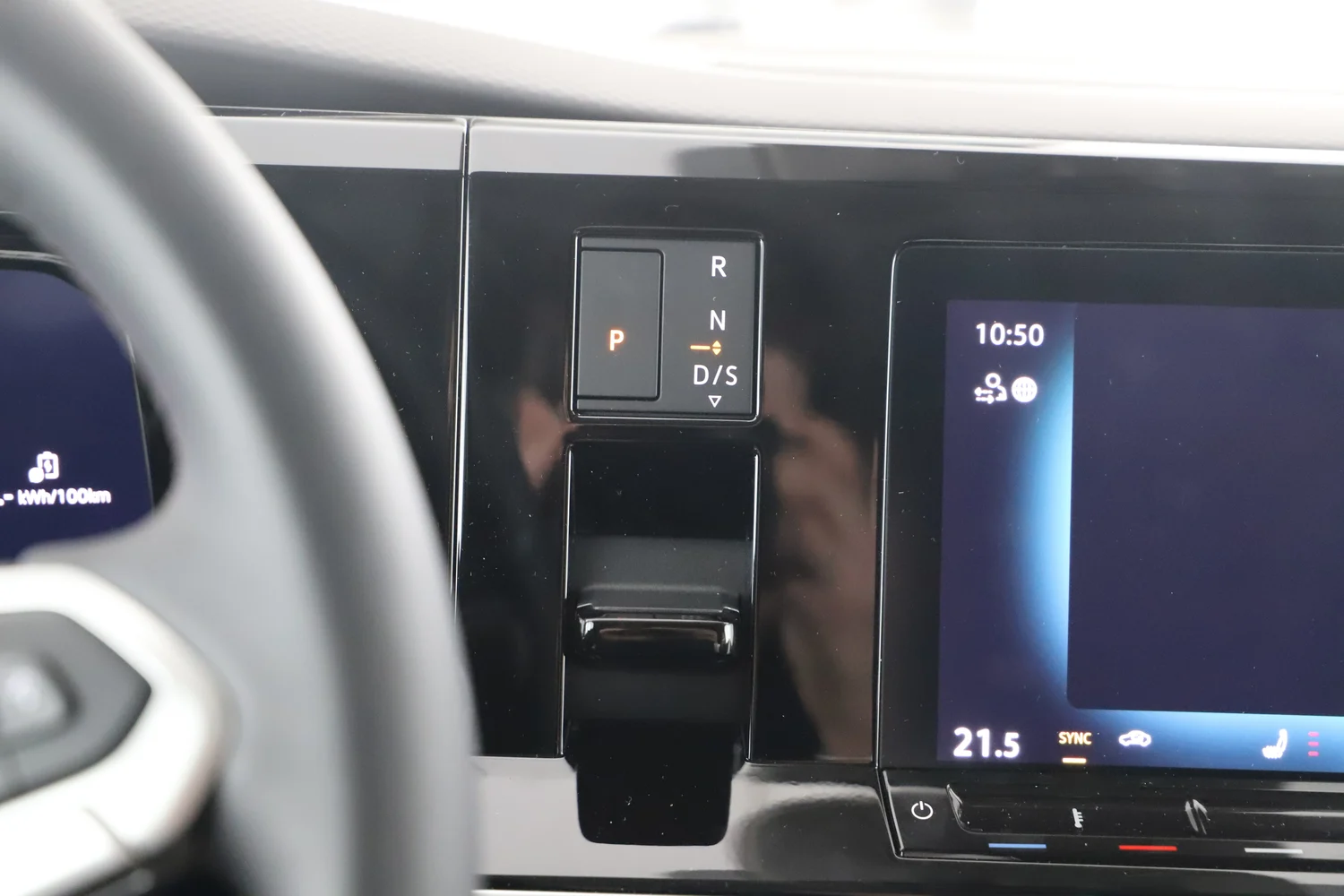 Bild eines VW California Ocean eHybrid 180 kW 4M