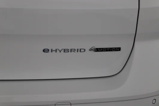 Bild eines VW California Ocean eHybrid 180 kW 4M