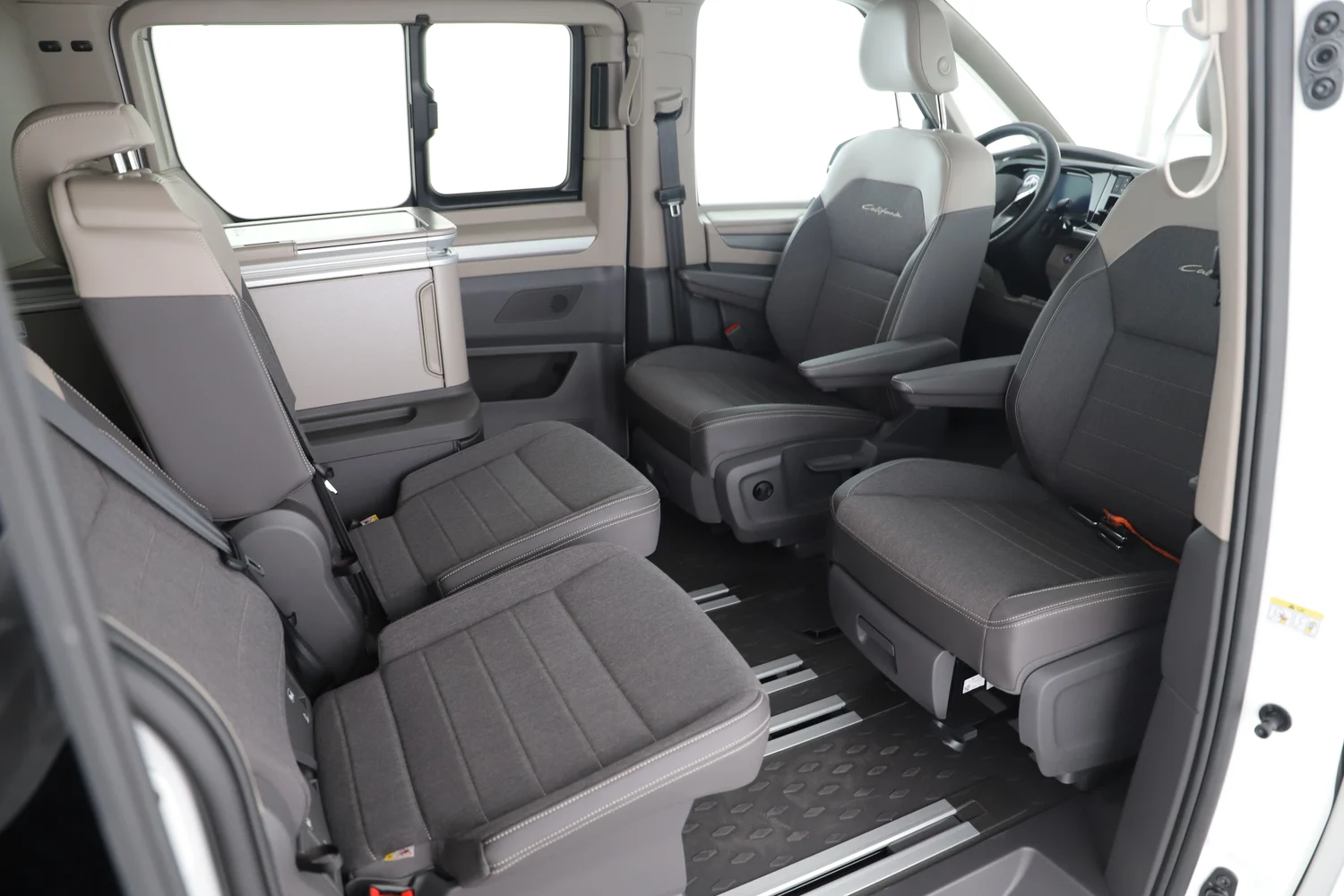 Bild eines VW California Ocean eHybrid 180 kW 4M