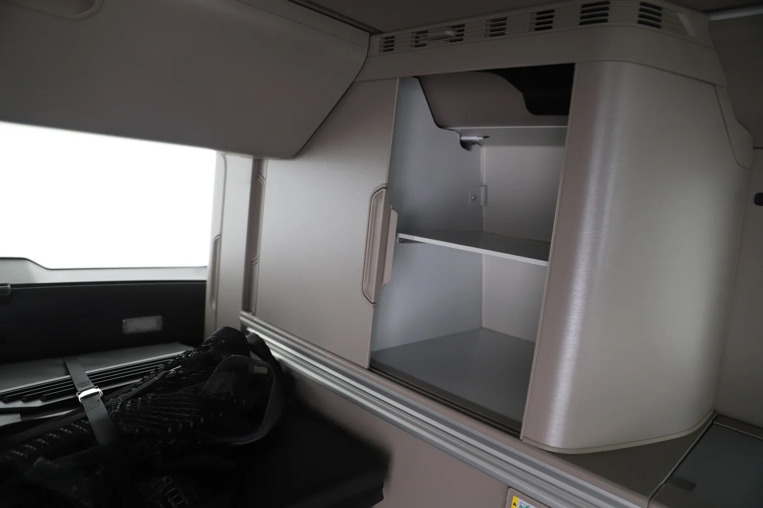 Bild eines VW California Ocean eHybrid 180 kW 4M