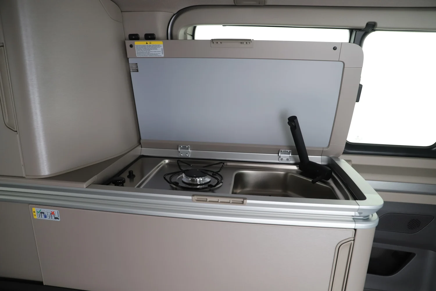 Bild eines VW California Ocean eHybrid 180 kW 4M