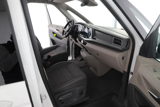 Bild eines VW California Ocean eHybrid 180 kW 4M