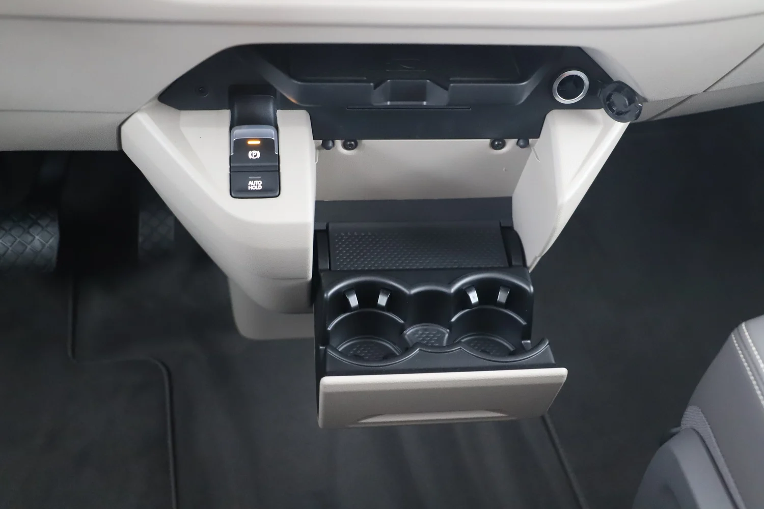 Bild eines VW California Ocean eHybrid 180 kW 4M