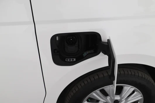 Bild eines VW California Ocean eHybrid 180 kW 4M