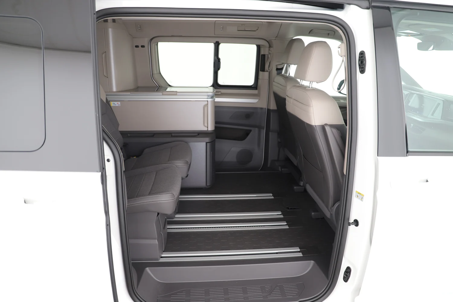 Bild eines VW California Ocean eHybrid 180 kW 4M