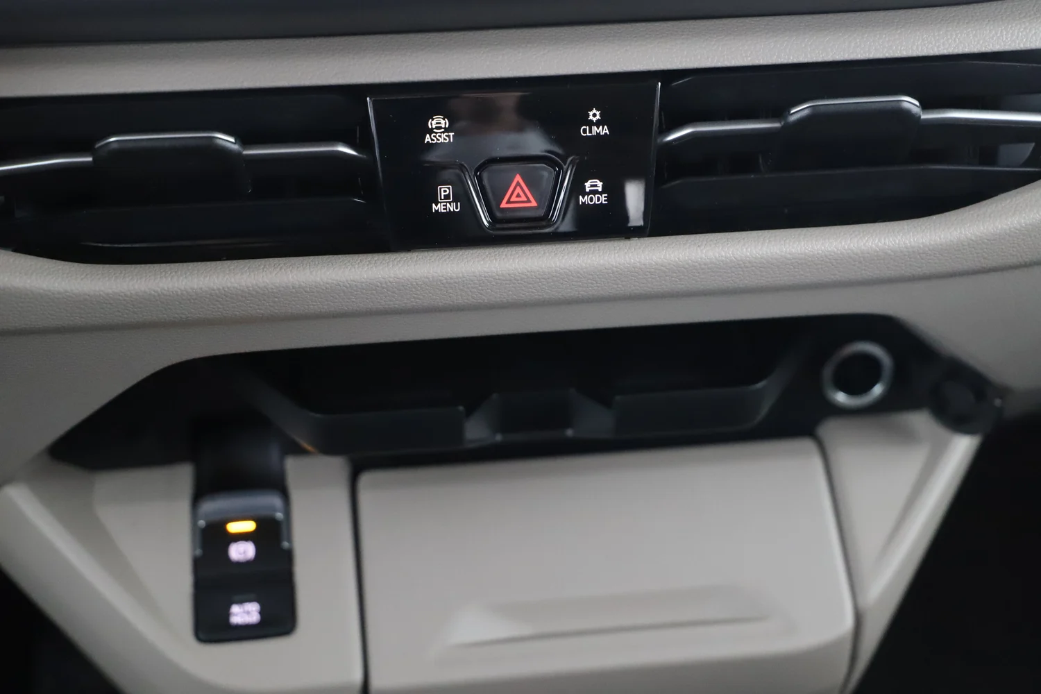 Bild eines VW California Ocean eHybrid 180 kW 4M