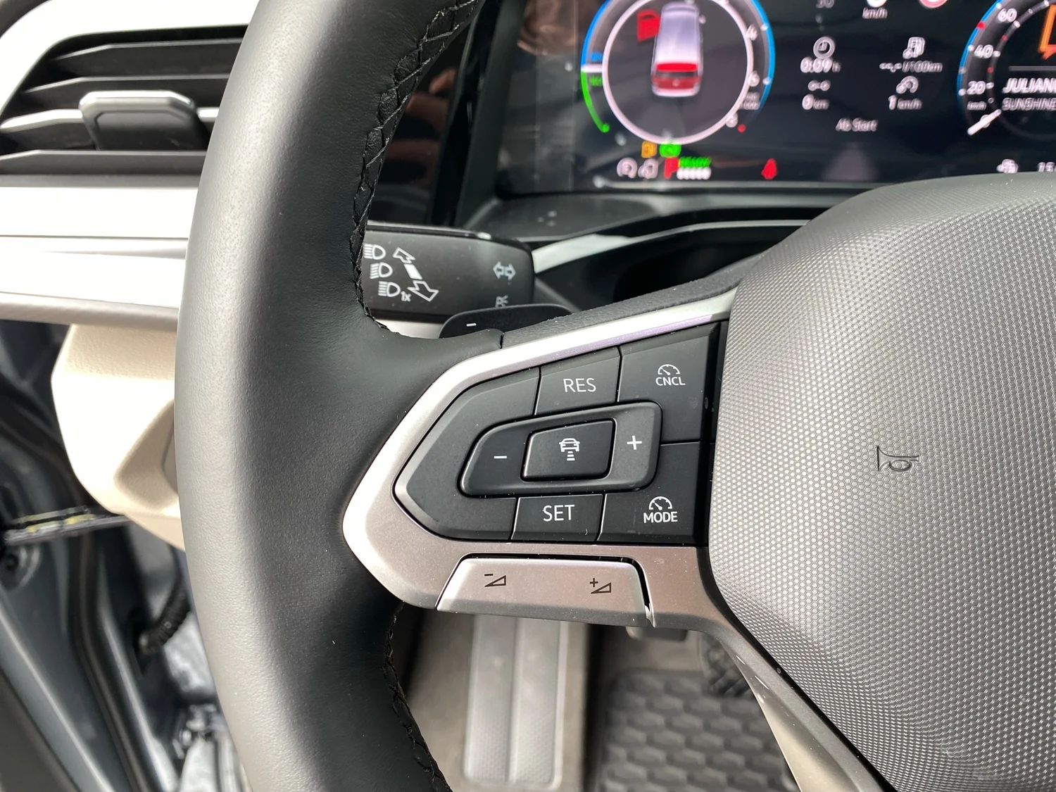 Bild eines VW California Ocean eHybrid 180 kW 4M