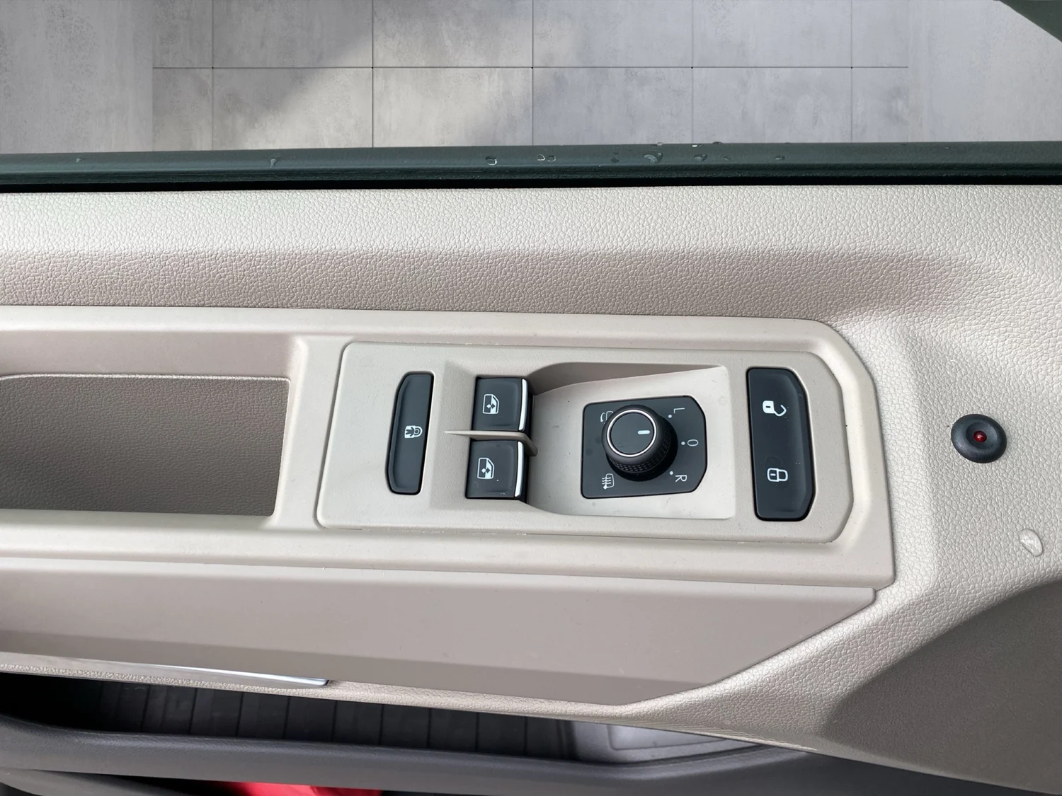 Bild eines VW California Ocean eHybrid 180 kW 4M