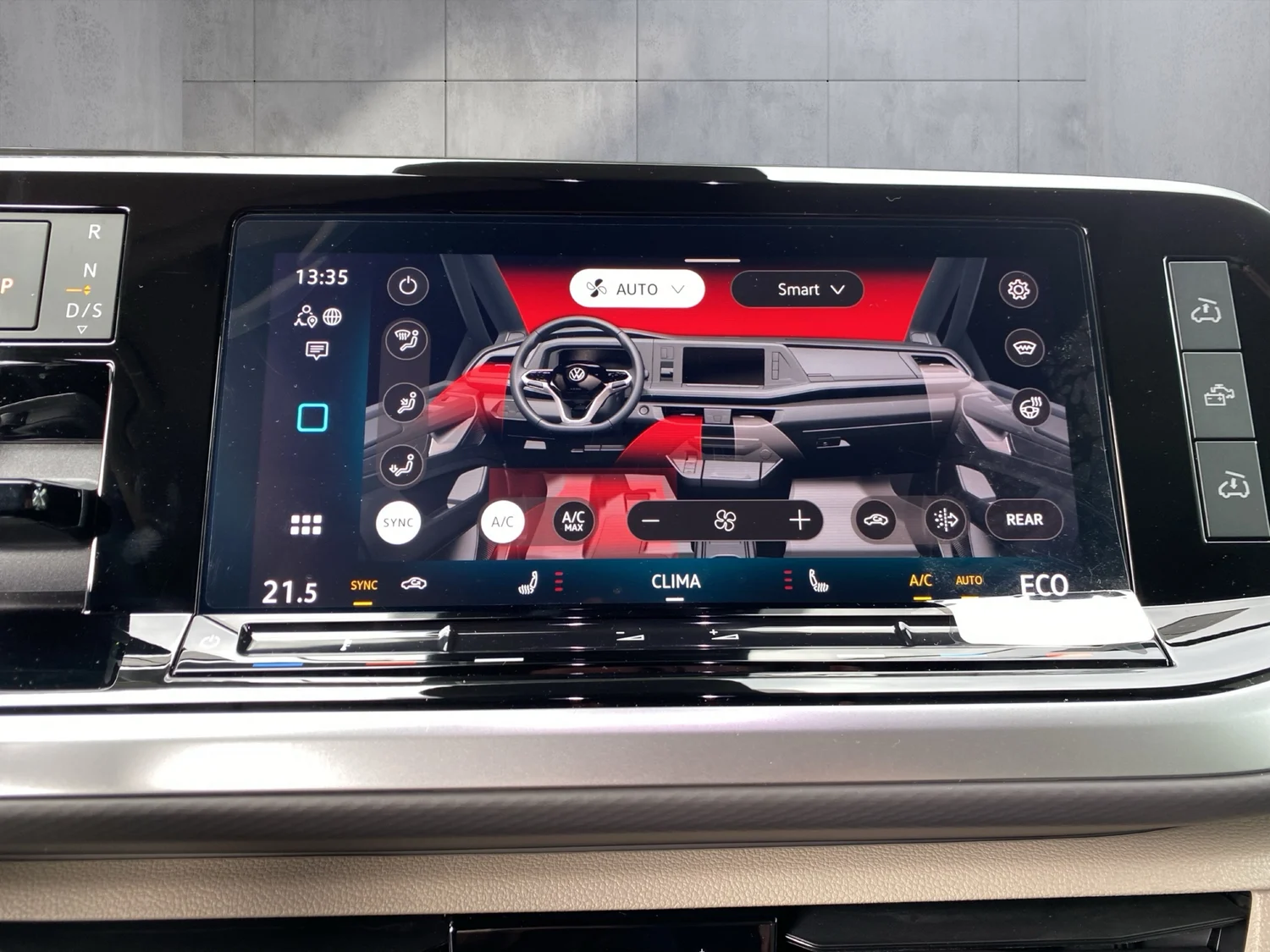 Bild eines VW California Ocean eHybrid 180 kW 4M