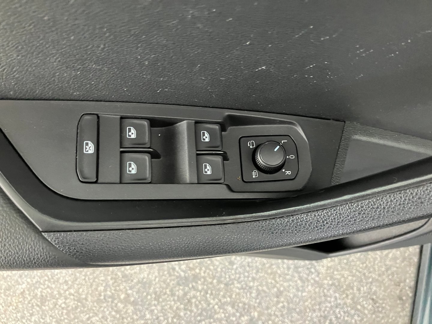 Škoda KAROQ 4x4 Style SC TDI DSG | Bild 4 von 15