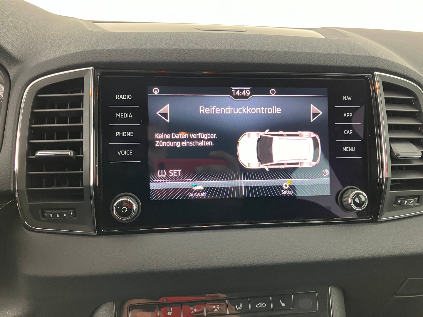 Škoda KAROQ 4x4 Style SC TDI DSG | Bild 6 von 15