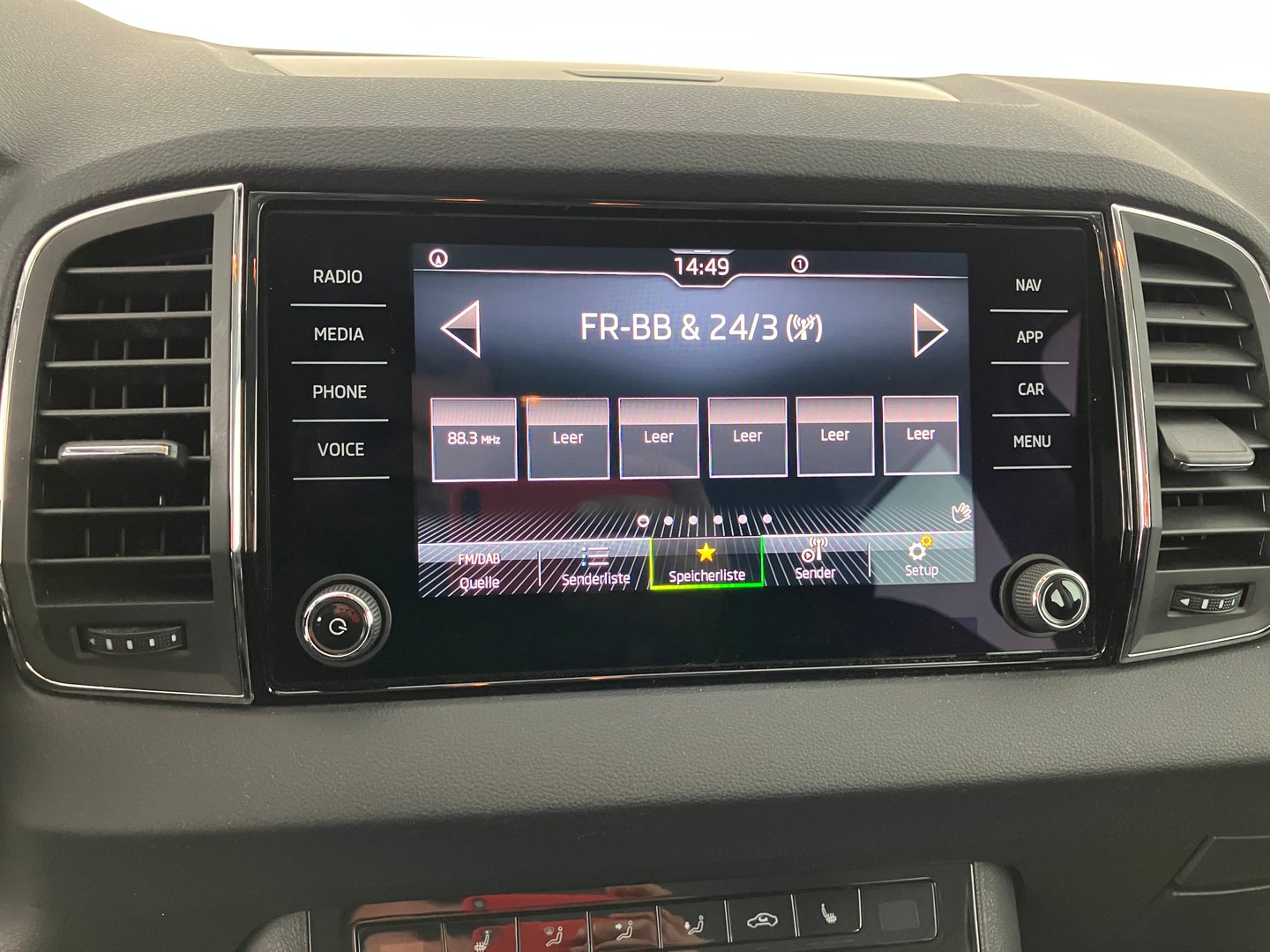 Škoda KAROQ 4x4 Style SC TDI DSG | Bild 7 von 15