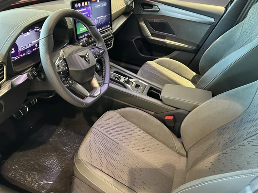 Bild eines Leon SP Kombi TRIBE e-HYBRID 150/204